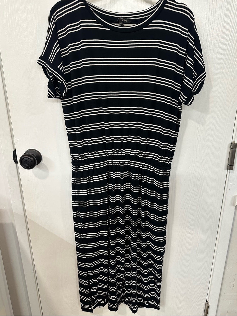 Banana Republic Black & White Striped Women’s Midi Dress